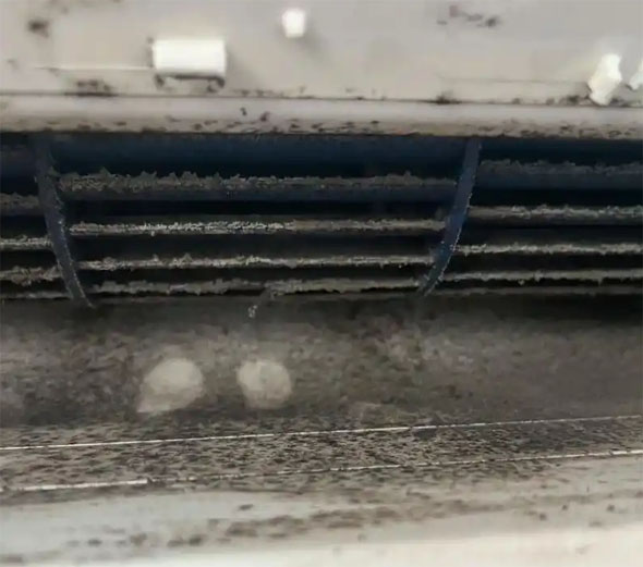 凤庆空调吹的风有股烧焦味是怎么回事